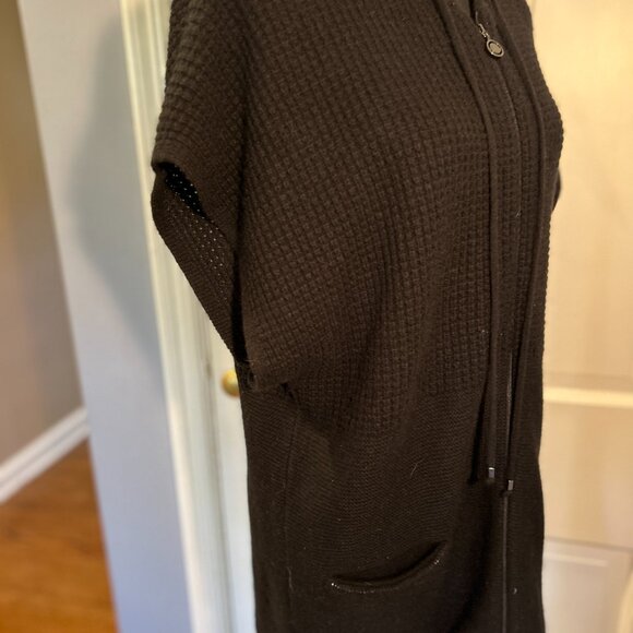 St. John Cashmere Black Knit Hooded Cardigan Sweater, Short Sleeves, Sz Small - Picture 3 of 9